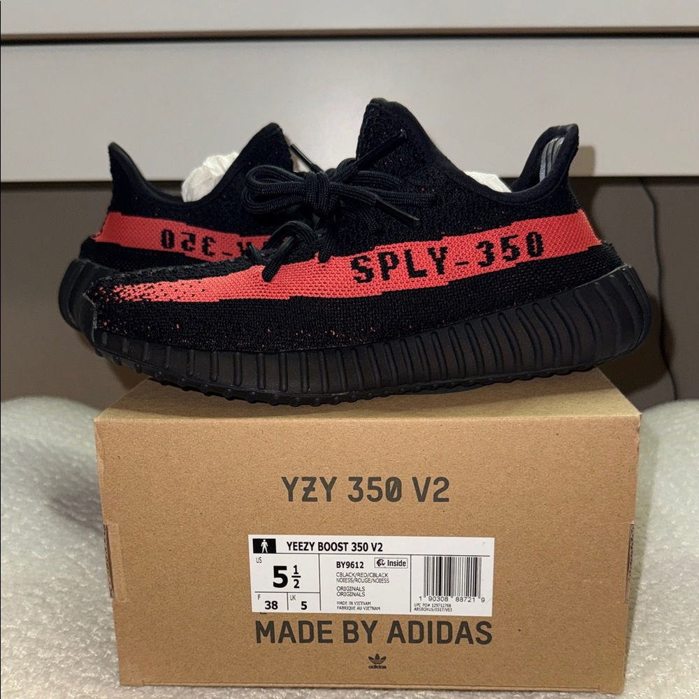 Adidas Yeezy Boost 350 V2 Bred (style code BY9612) in size 5.5